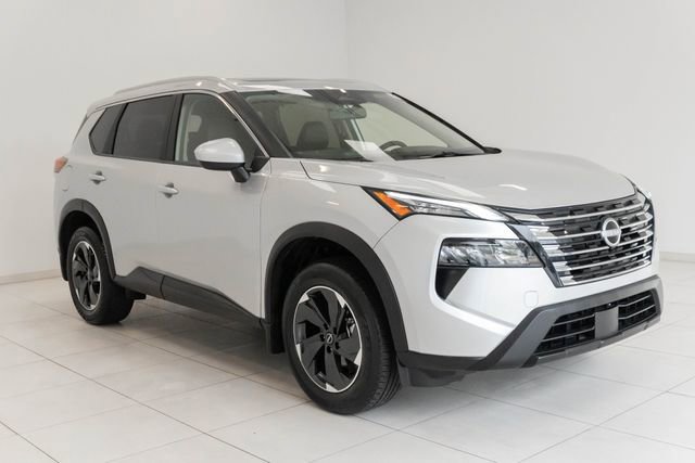 Used 2025 Nissan Rogue SV w/ SV Premium Package image 7