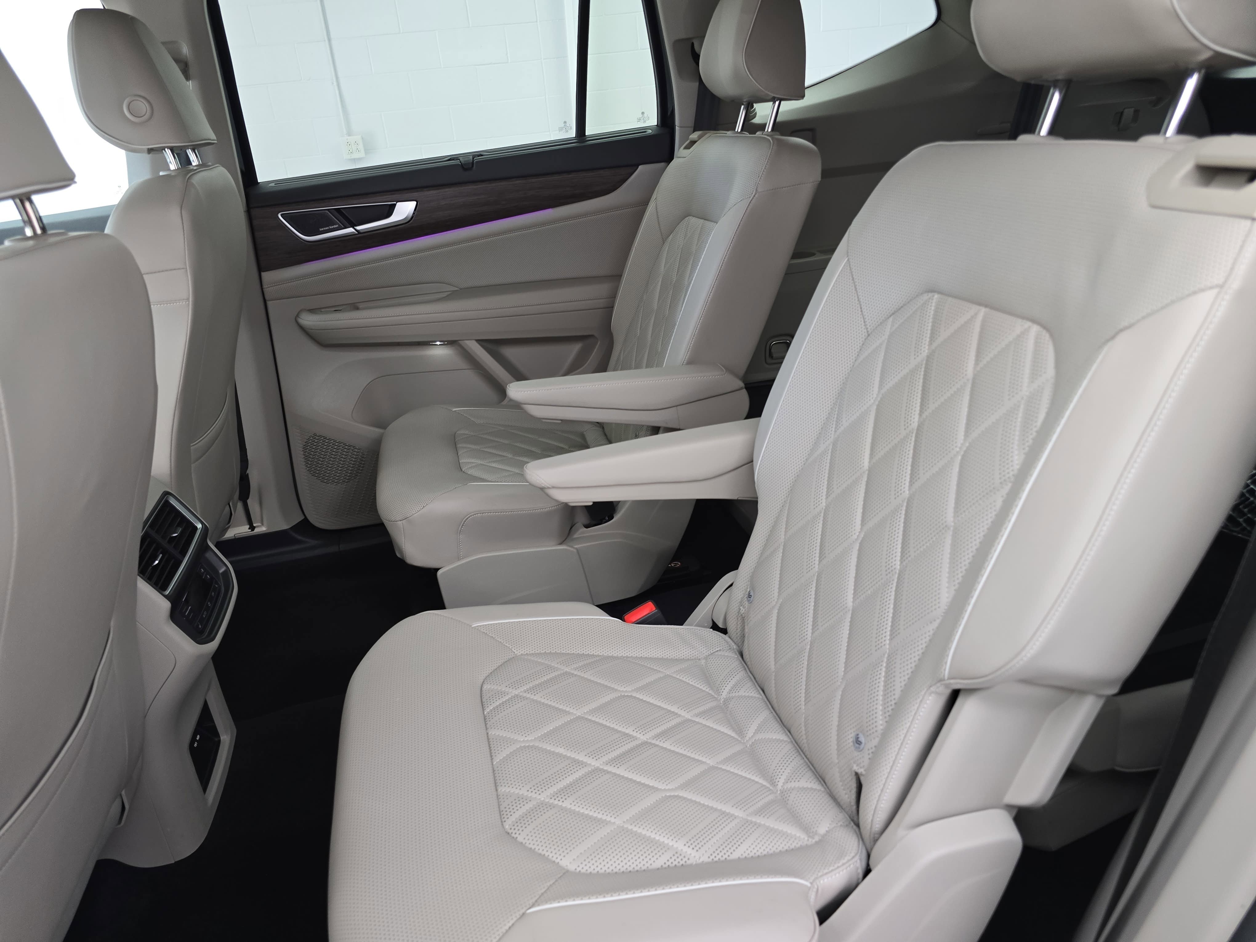 Certified 2024 Volkswagen Atlas SEL Premium R-Line AWD/4WD image 15