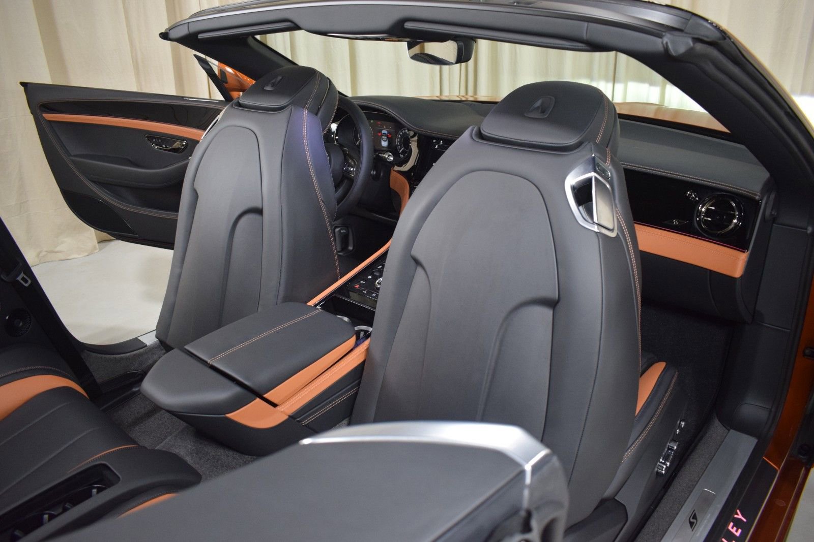New 2026 Bentley Continental GTC AWD/4WD image 22
