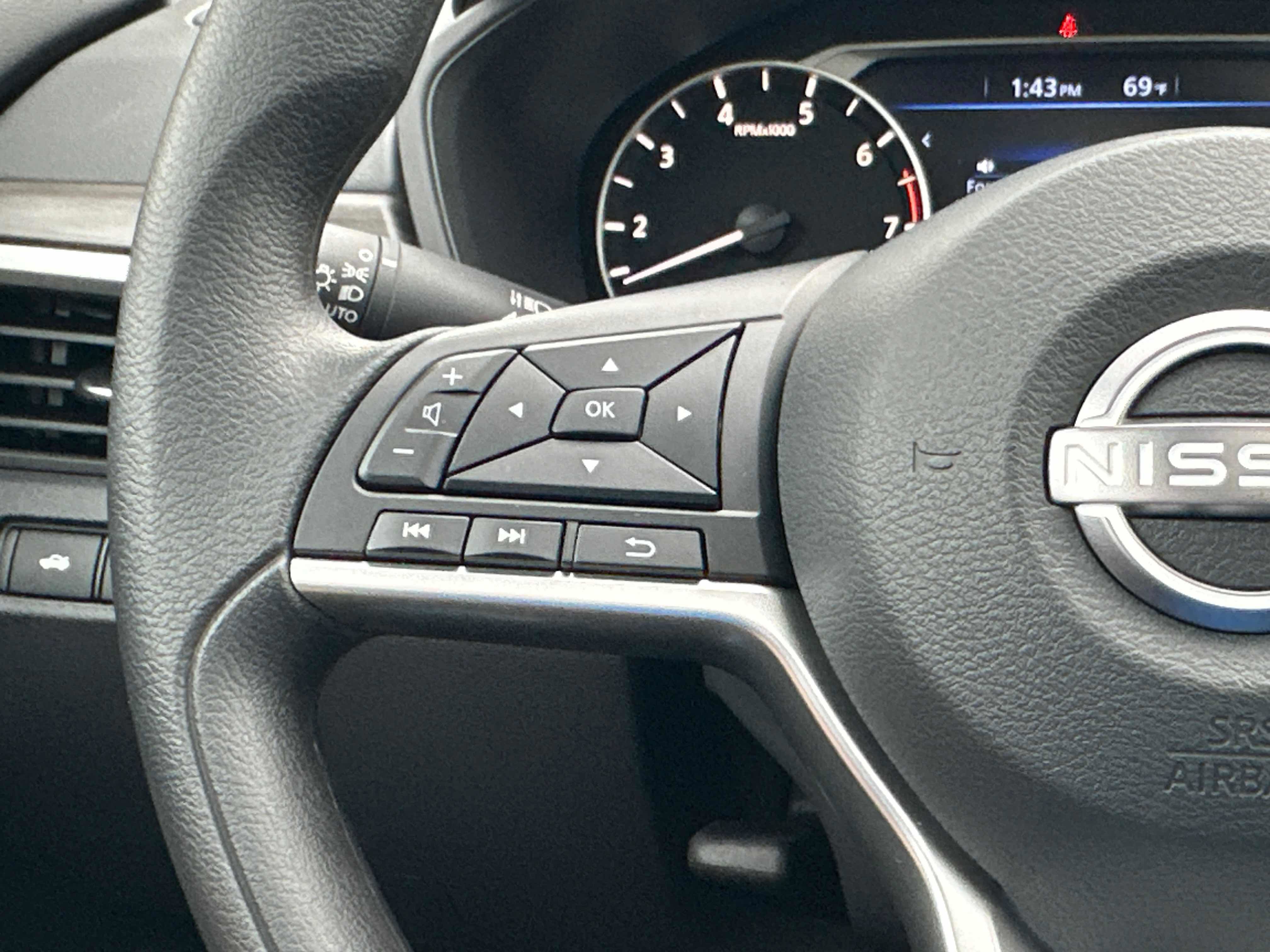 New 2026 Nissan Altima 2.5 SV w/ SV Special Edition Package FWD image 38