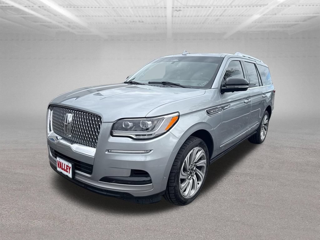 Used 2022 Lincoln Navigator Reserve AWD/4WD image 16