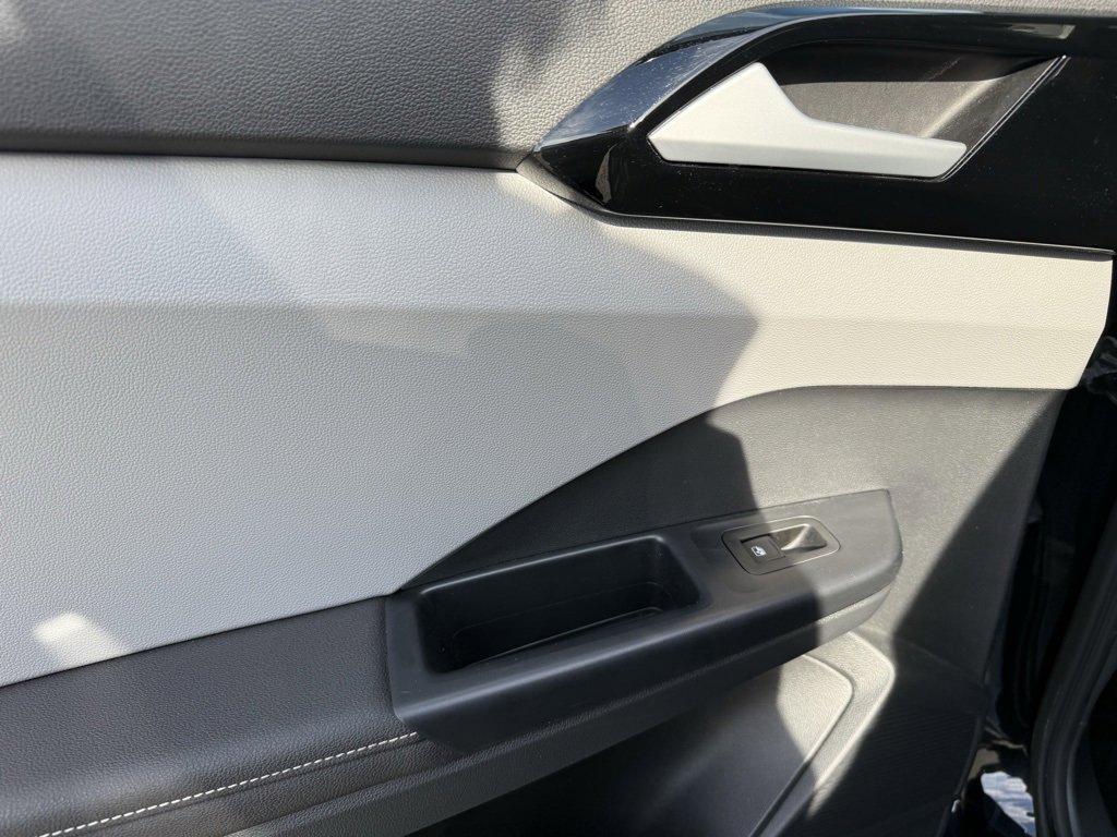 Used 2024 Volkswagen Taos S image 31