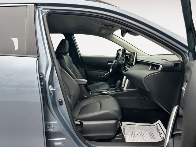 Used 2023 Toyota Corolla Cross XLE image 15