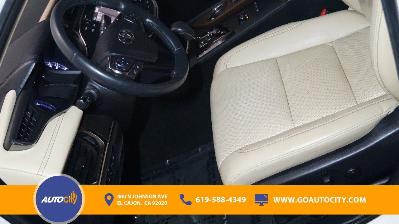 Used 2017 Toyota Avalon Limited w/ Carpet Mat Package FWD image 9