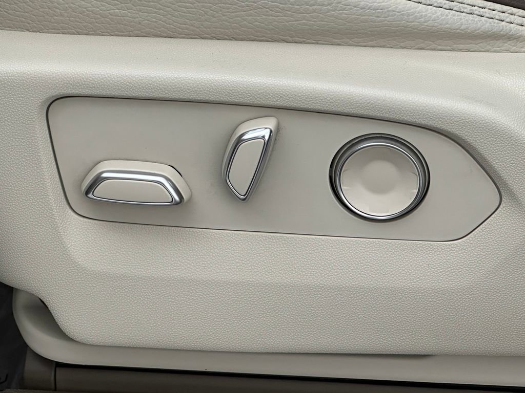 Used 2023 GMC Yukon XL Denali w/ Denali Reserve Package AWD/4WD image 44