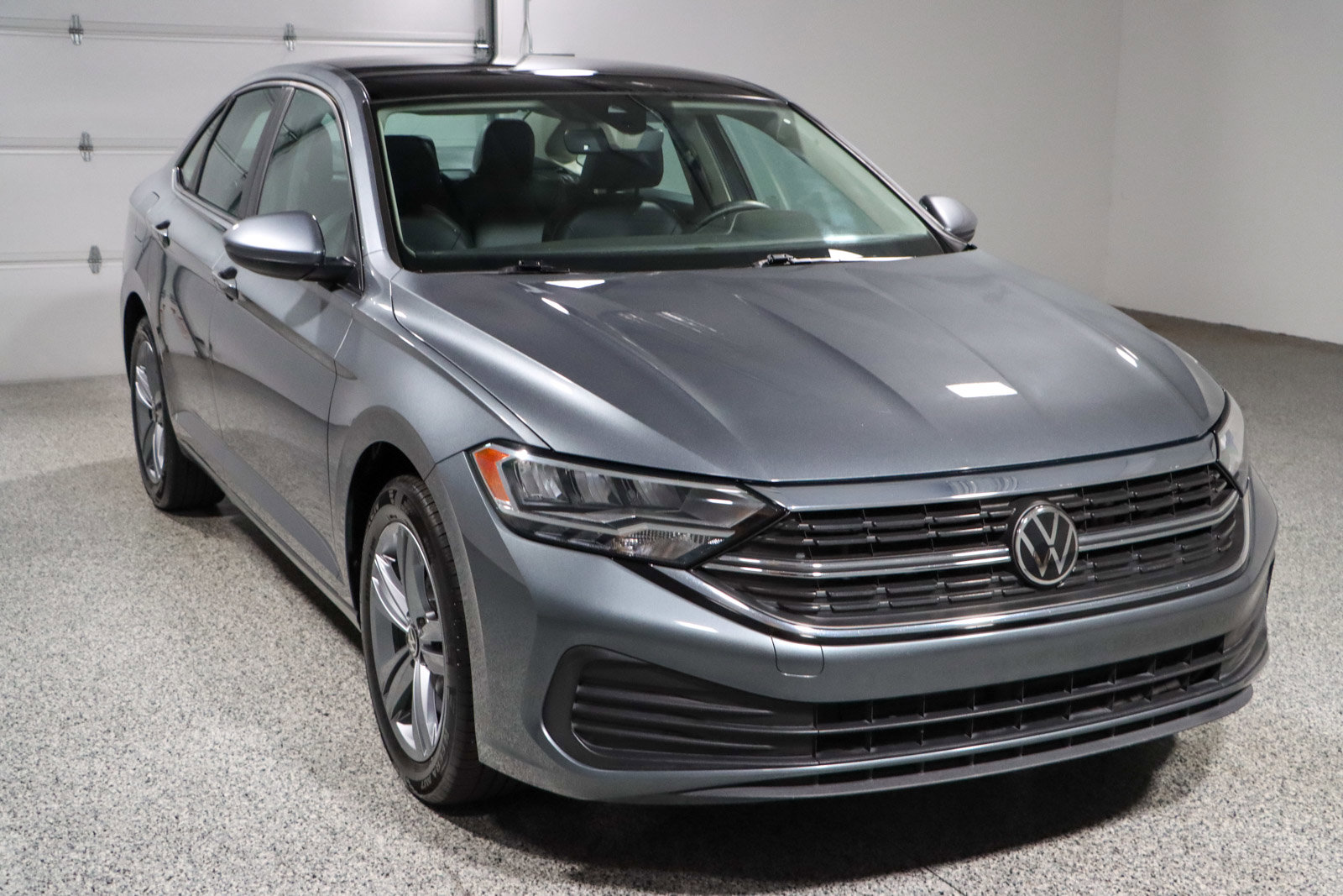 Used 2024 Volkswagen Jetta SE image 5