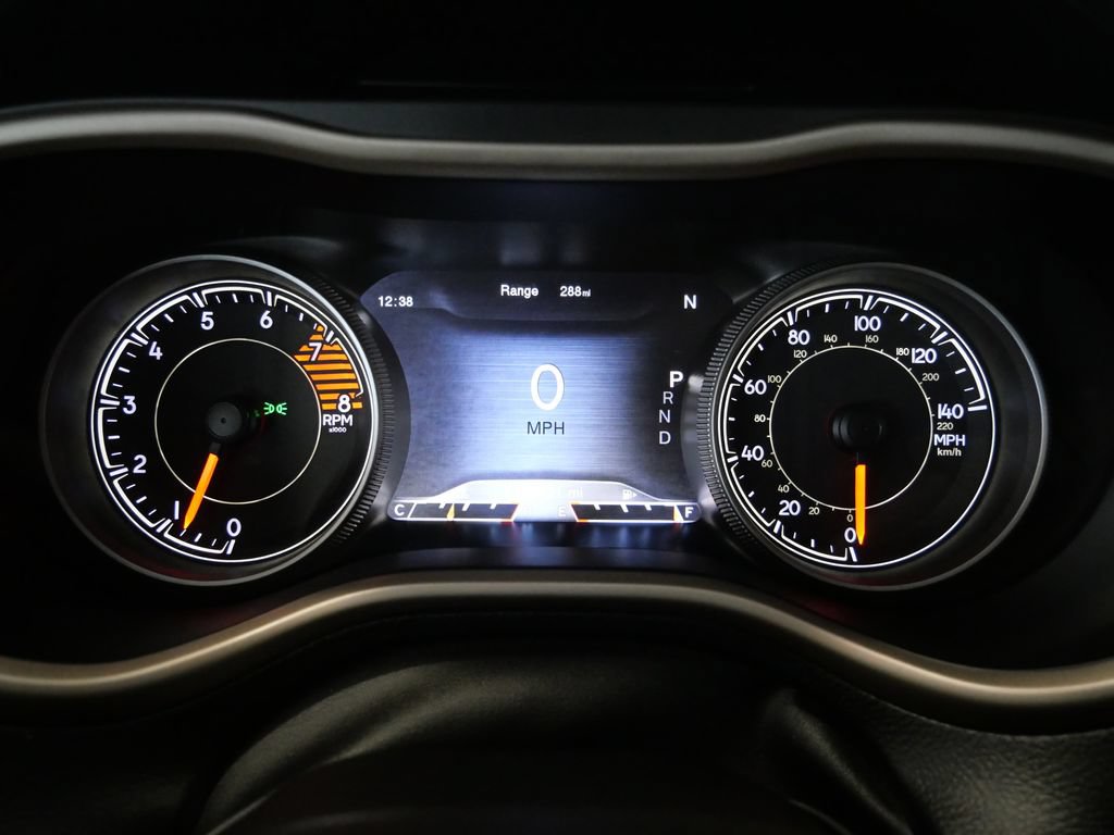 Used 2016 Jeep Cherokee Limited FWD image 19