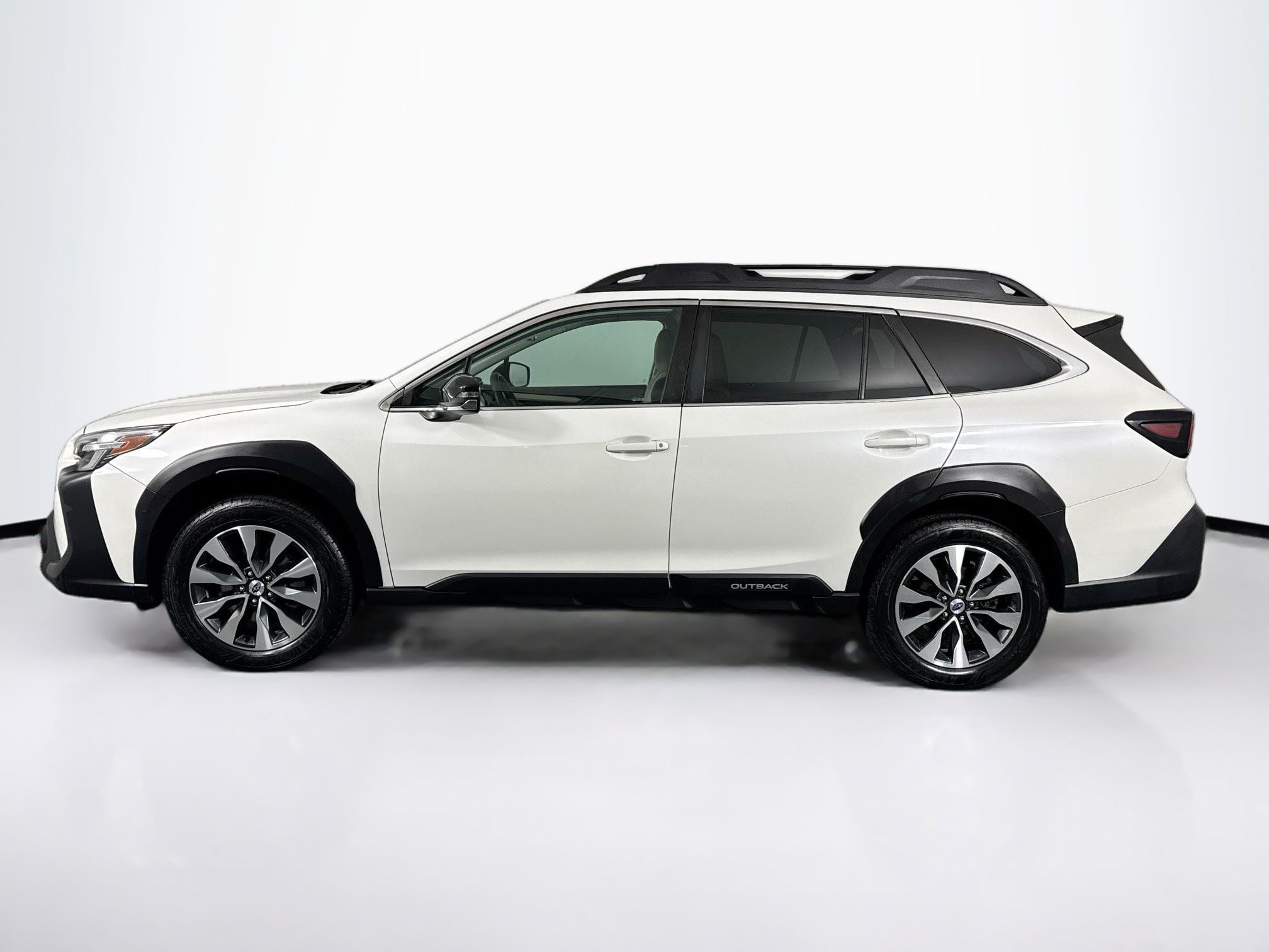 Used 2023 Subaru Outback Limited AWD/4WD image 11