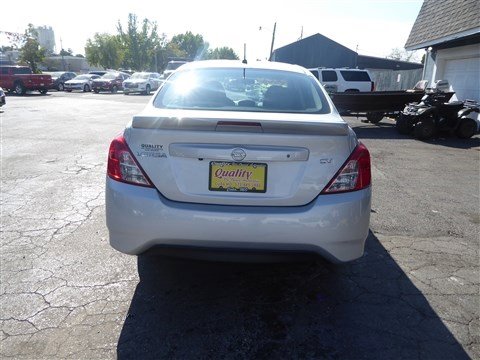 Used 2019 Nissan Versa SV image 7