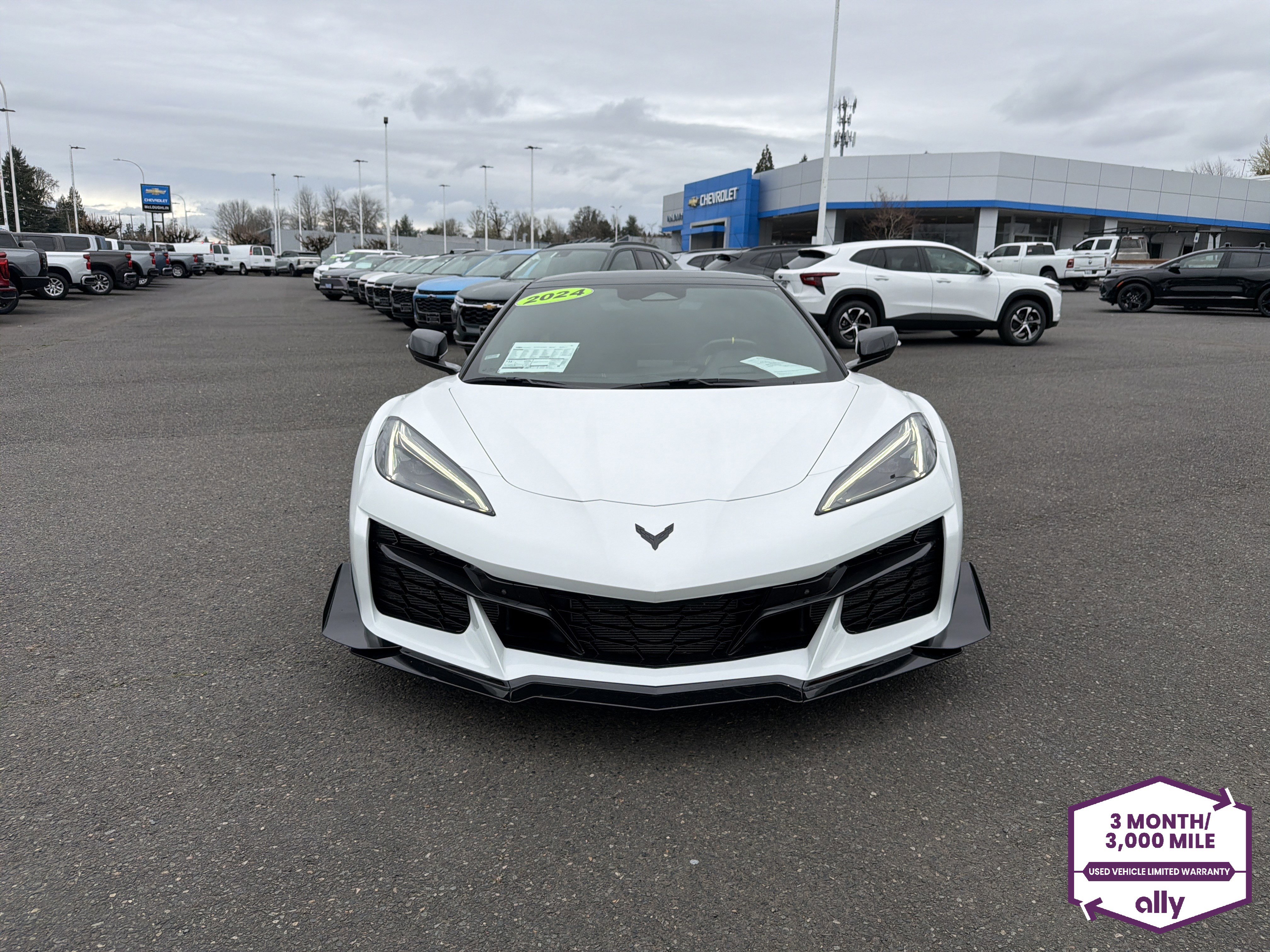 Used 2024 Chevrolet Corvette Z06 w/ Stealth Interior Trim Package RWD image 8