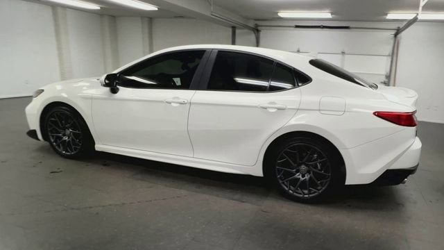 Used 2025 Toyota Camry SE image 6