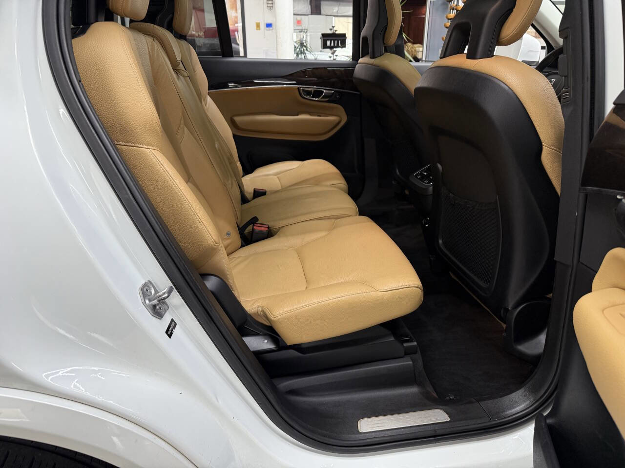 Used 2016 Volvo XC90 T6 Momentum w/ Momentum Plus Package image 15