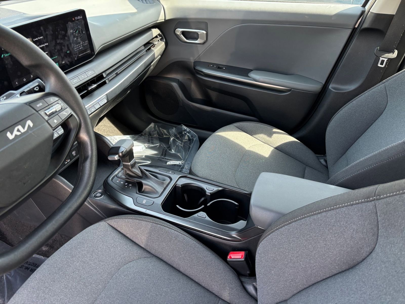Used 2025 Kia K4 FWD image 41