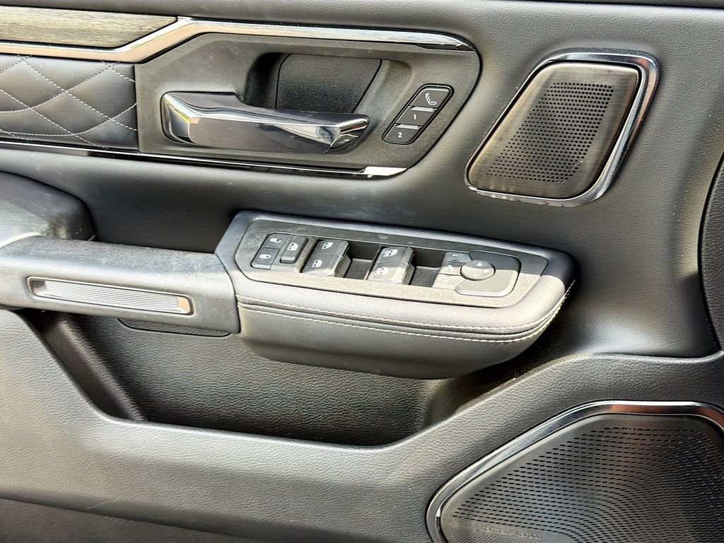 Used 2025 RAM 1500 Limited AWD/4WD image 29