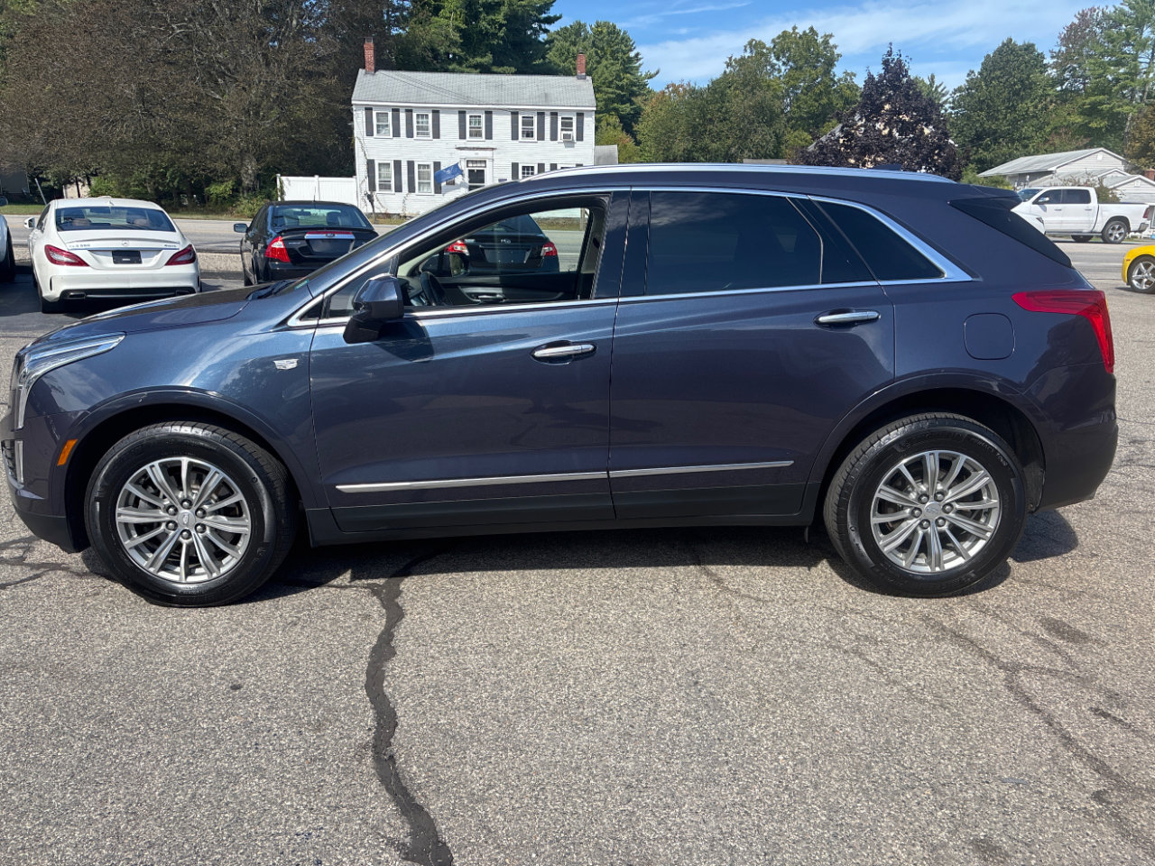 Used 2018 Cadillac XT5 Luxury w/ Driver Awareness Package image 2