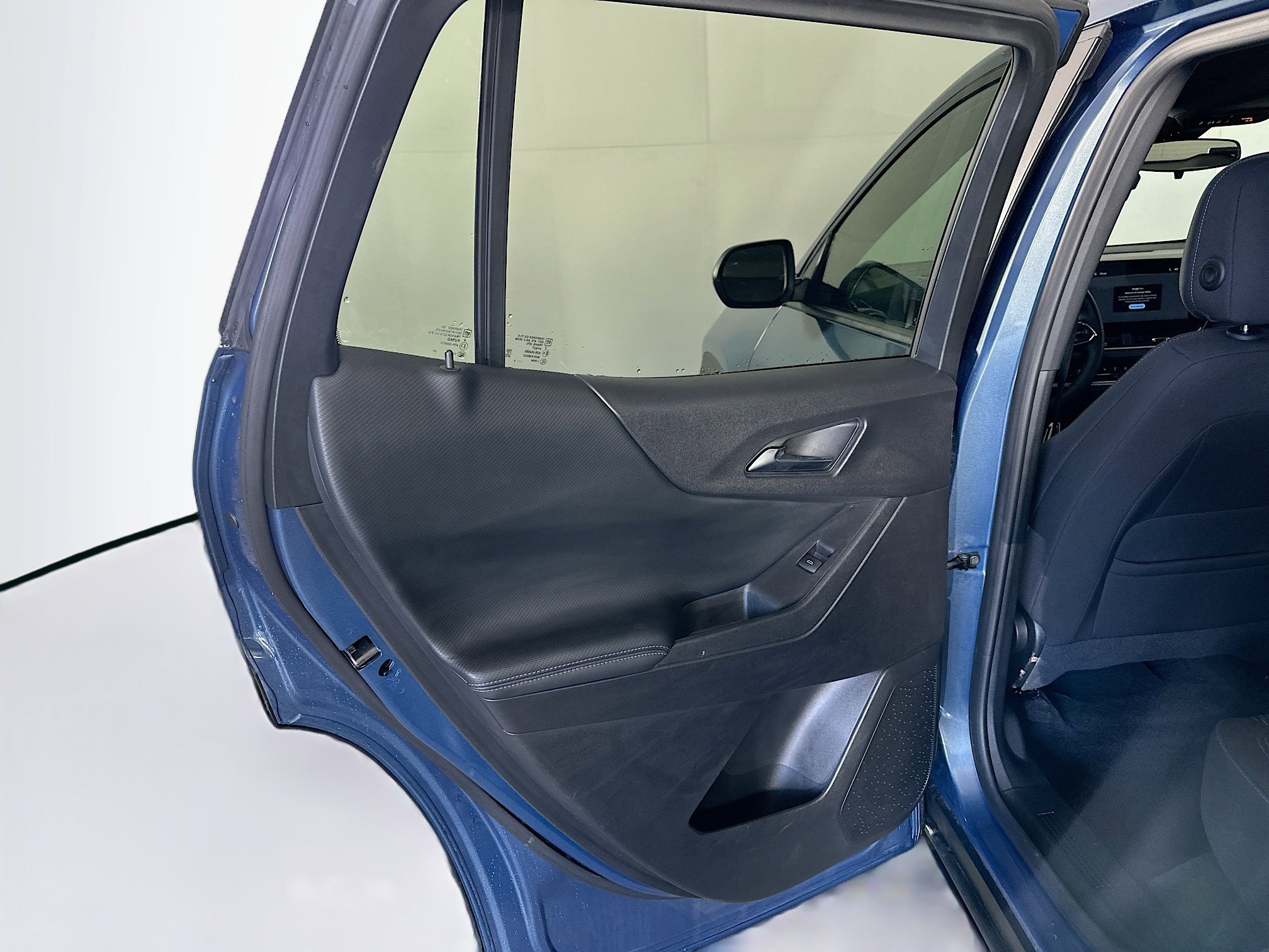 Used 2025 Chevrolet Equinox LT image 24