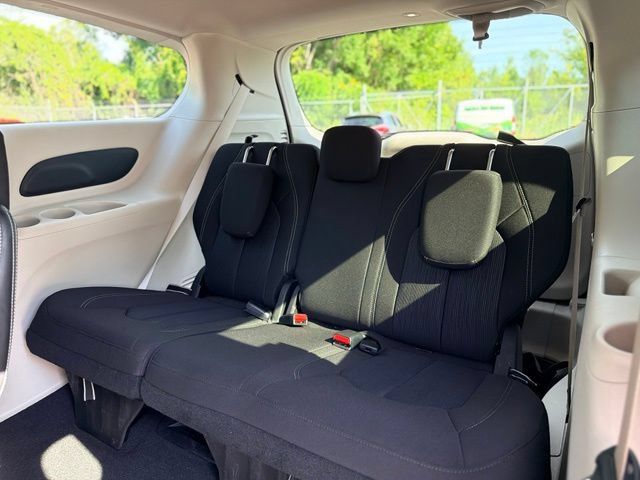 Used 2022 Chrysler Voyager LX FWD image 25