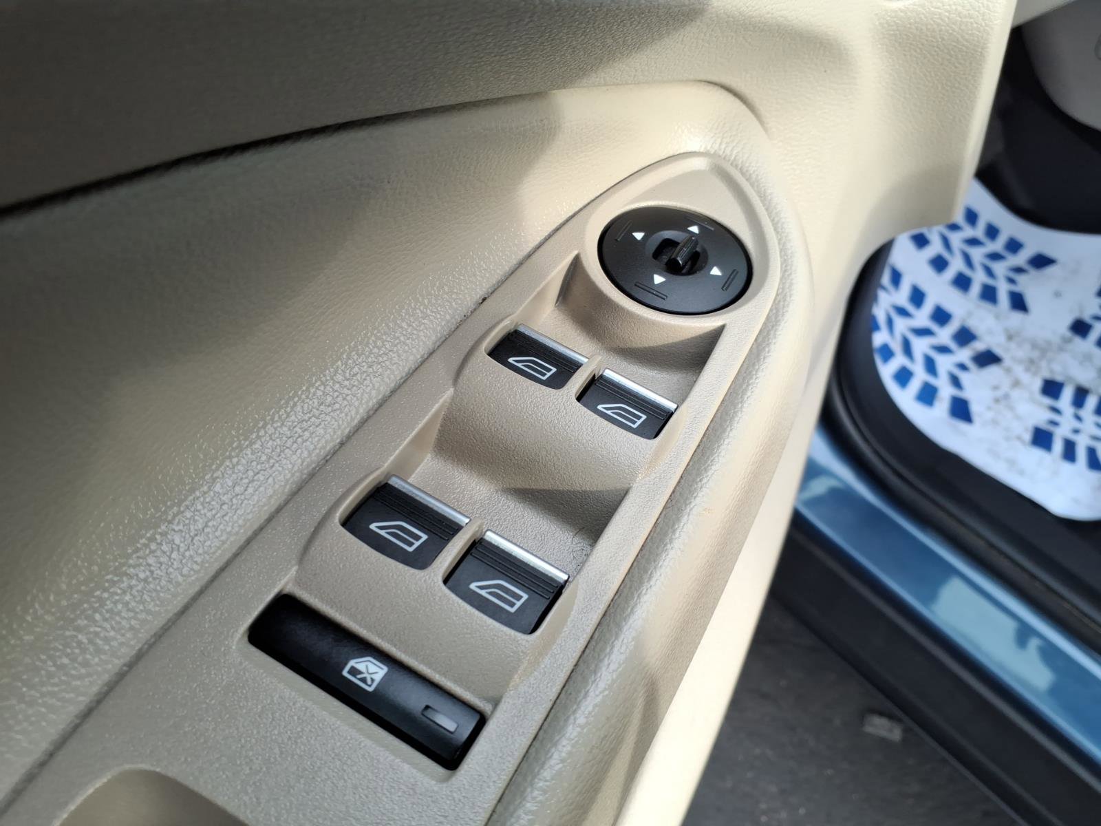 Certified 2018 Ford Escape Titanium w/ Ford Safe & Smart Package image 21