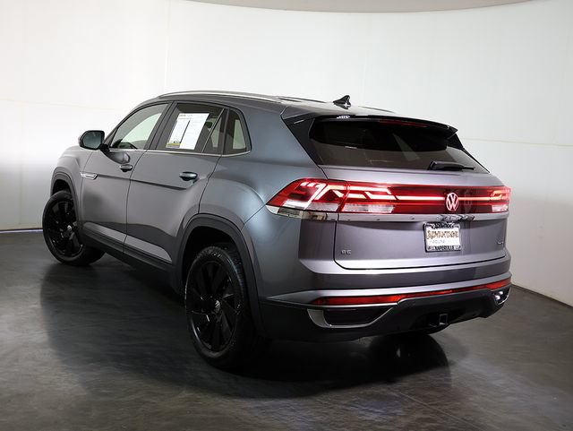 Used 2025 Volkswagen Atlas Cross Sport SE AWD/4WD image 2