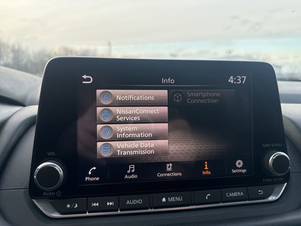 Used 2024 Nissan Rogue SV image 25