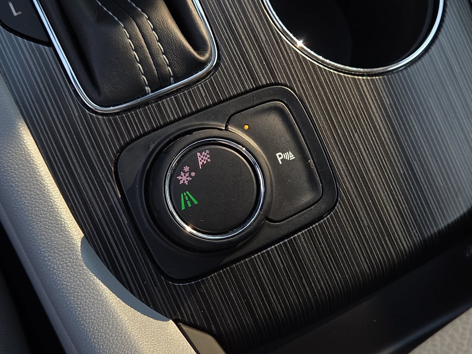 Used 2019 GMC Acadia SLT FWD image 17
