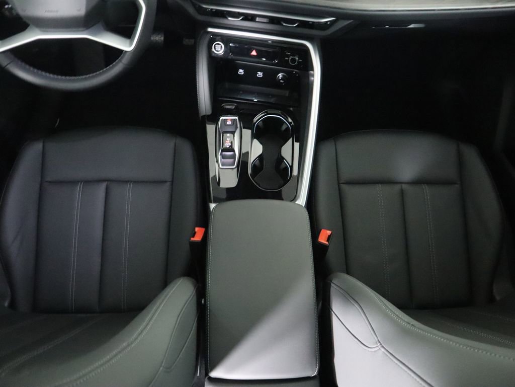 Used 2025 Audi Q5 Premium w/ Convenience Package image 19
