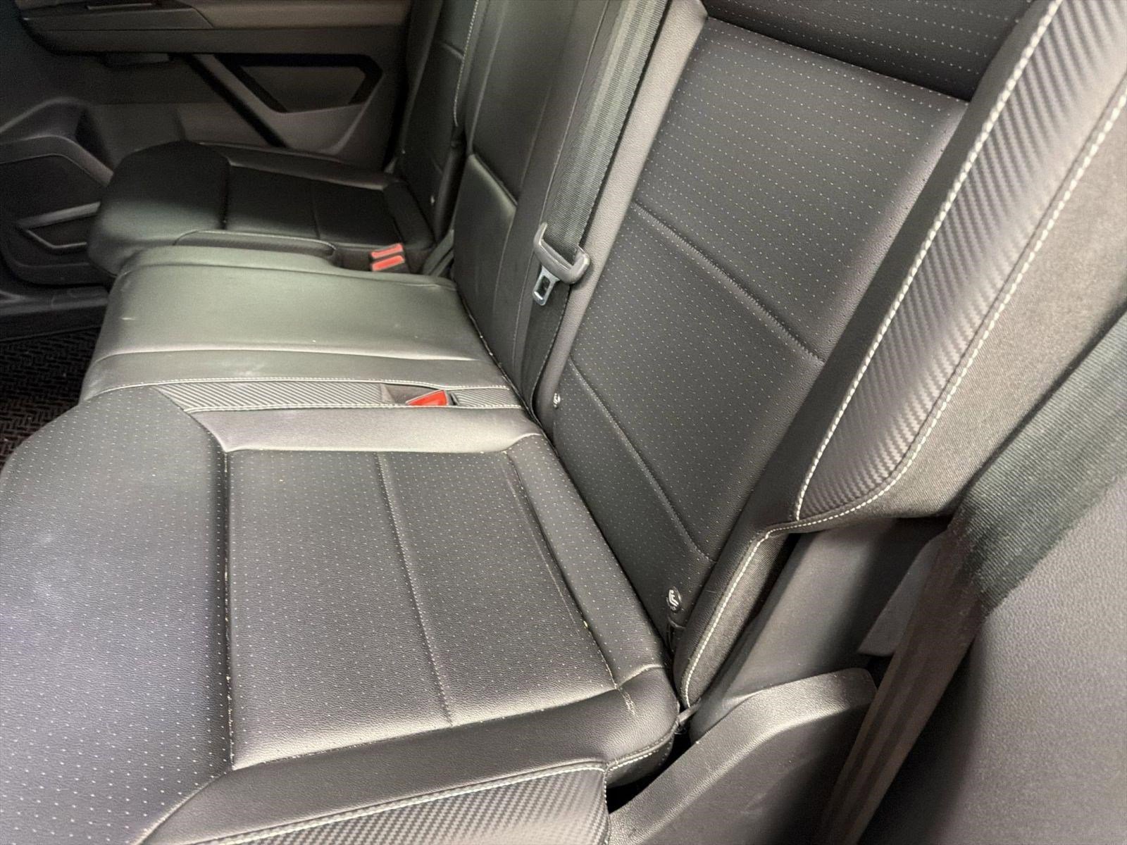 Used 2023 Volkswagen Atlas Cross Sport SE w/ Black Wheel Package image 18