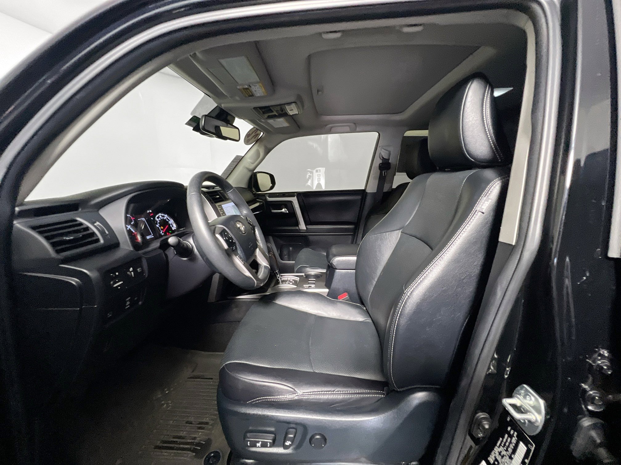 Used 2022 Toyota 4Runner Limited AWD/4WD image 14