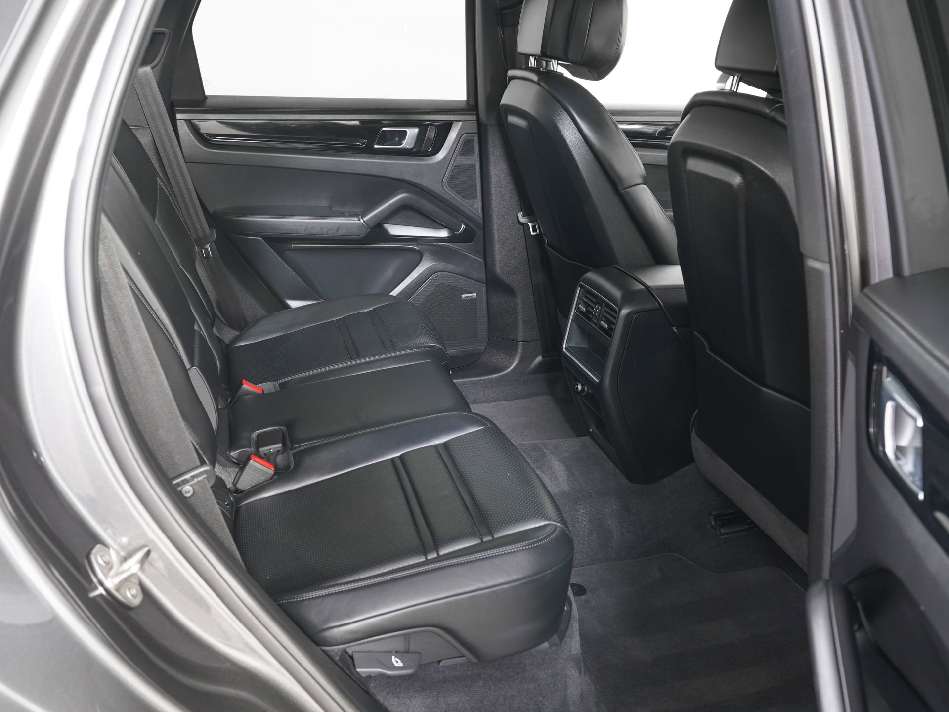 Used 2023 Porsche Cayenne image 10