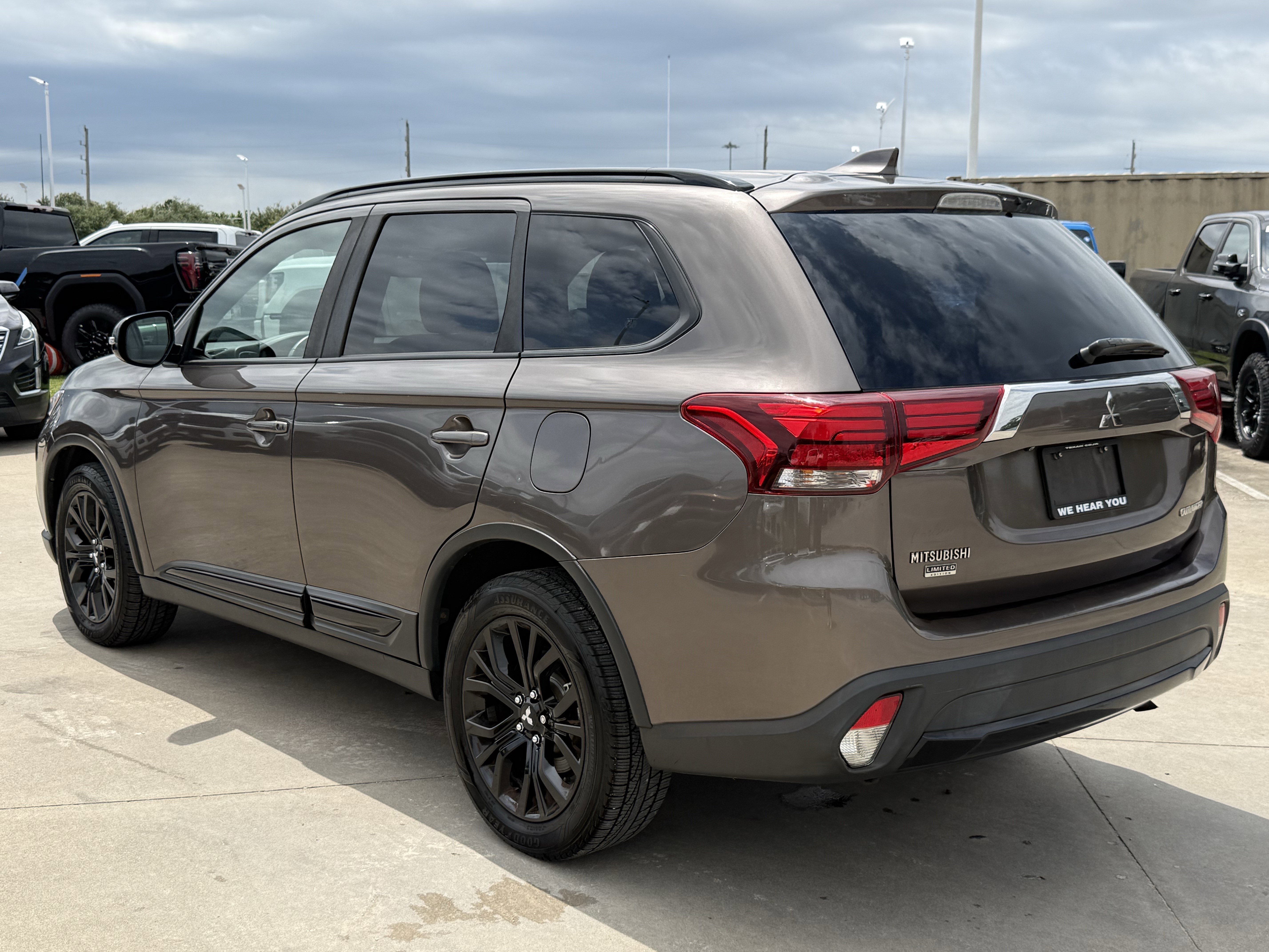 Used 2018 Mitsubishi Outlander ES AWD/4WD image 7