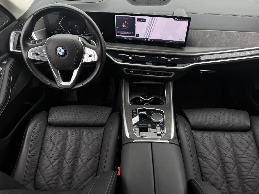 Used 2025 BMW X7 xDrive40i AWD/4WD image 11