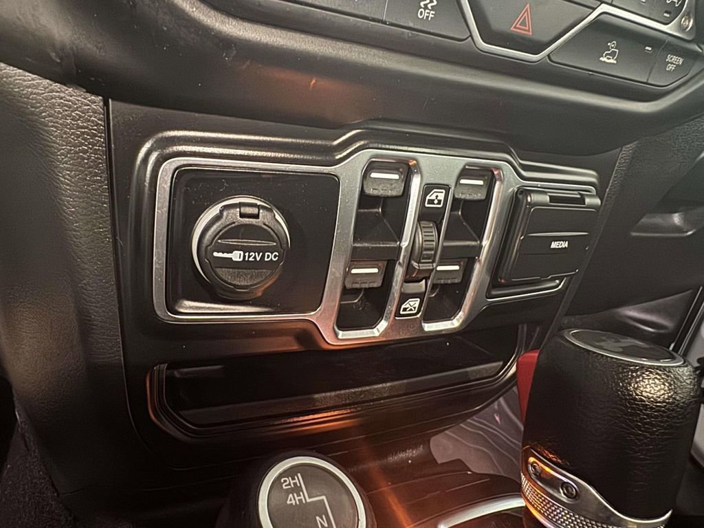 Used 2023 Jeep Wrangler Willys AWD/4WD image 24