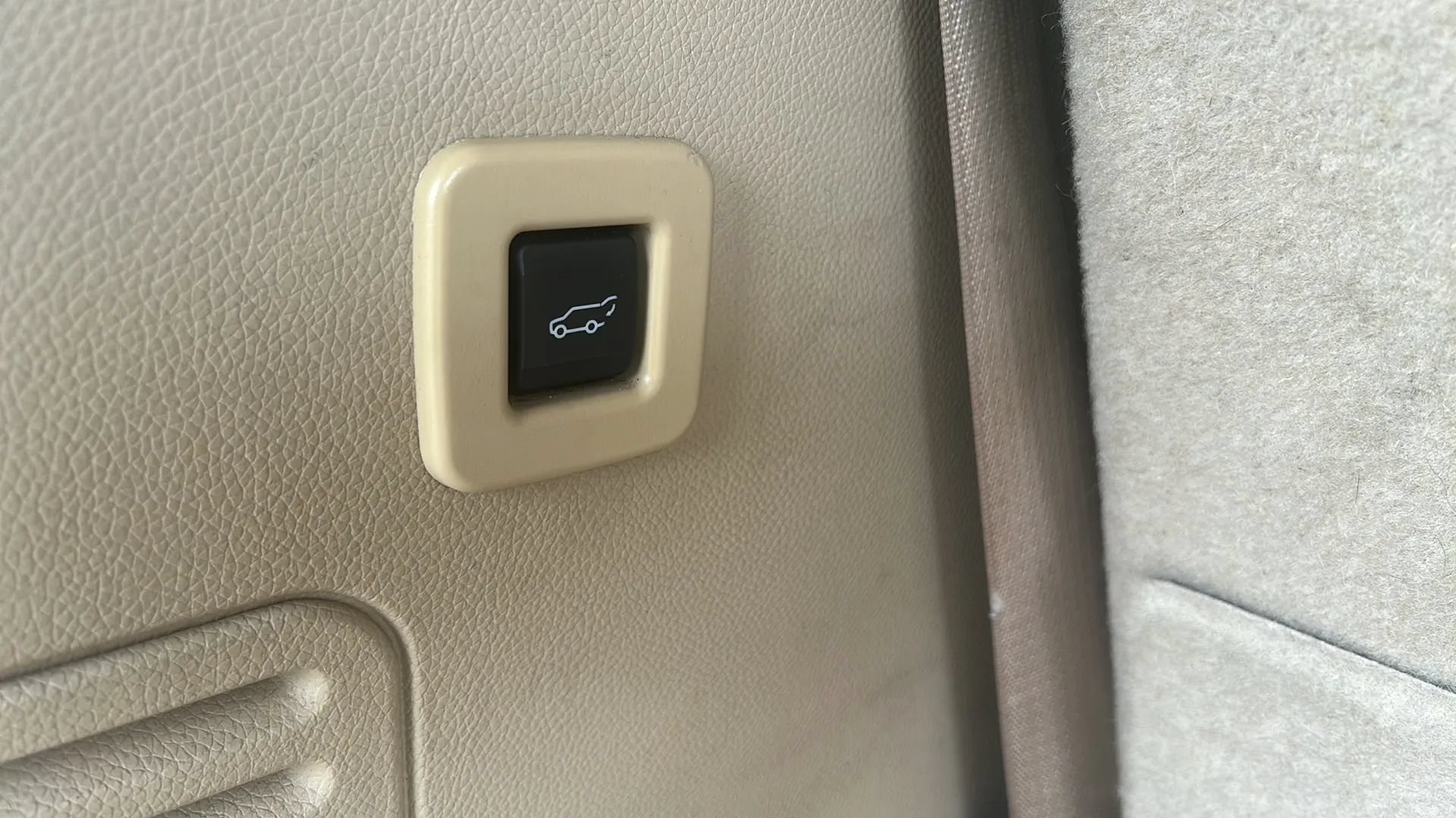 Used 2013 Ford Expedition XLT RWD image 25