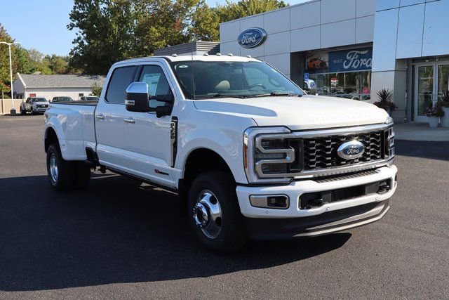 Used 2026 Ford F350 Platinum w/ Platinum Plus Package AWD/4WD image 2