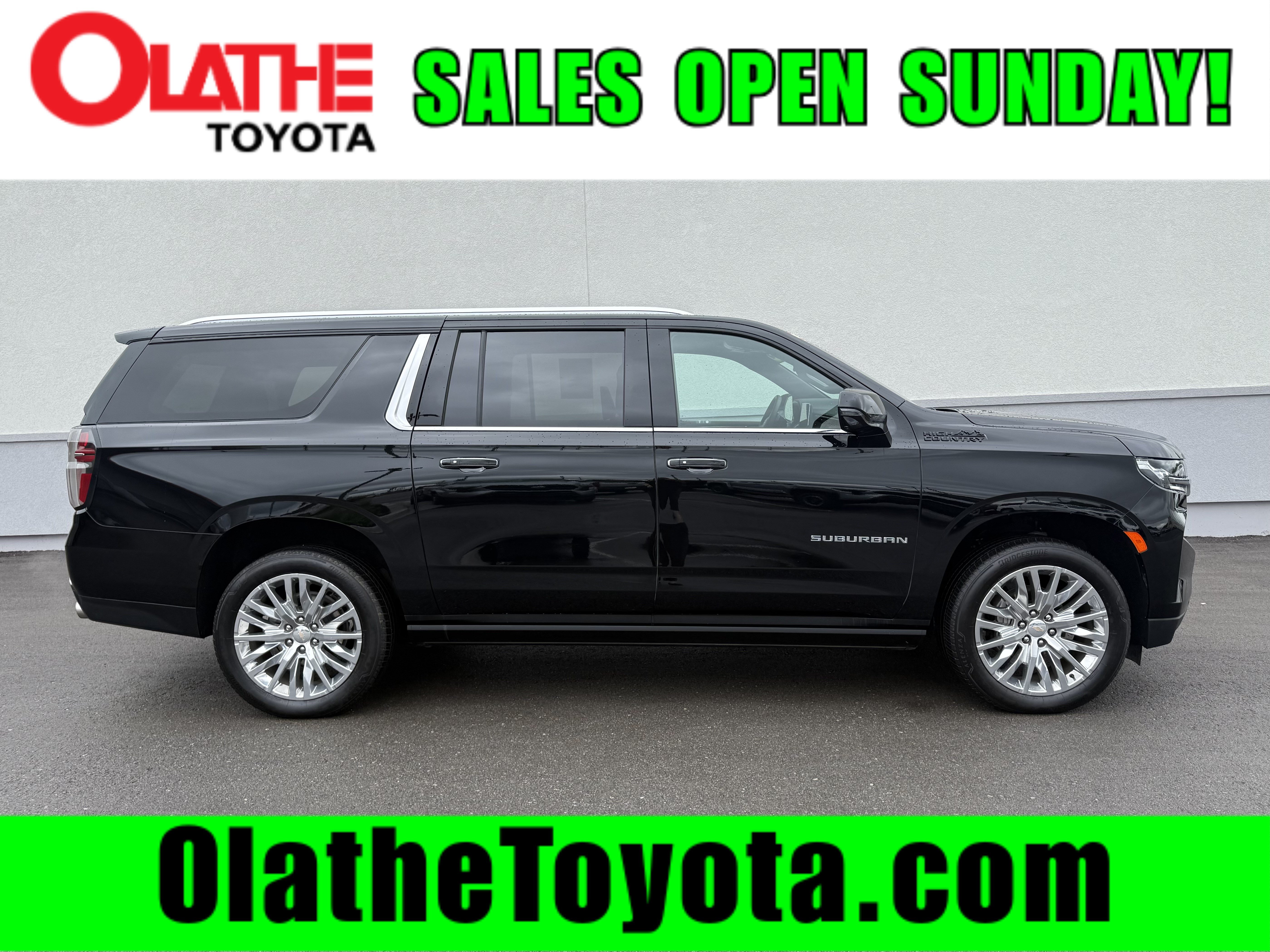 Used 2023 Chevrolet Suburban High Country w/ Premium Package 2