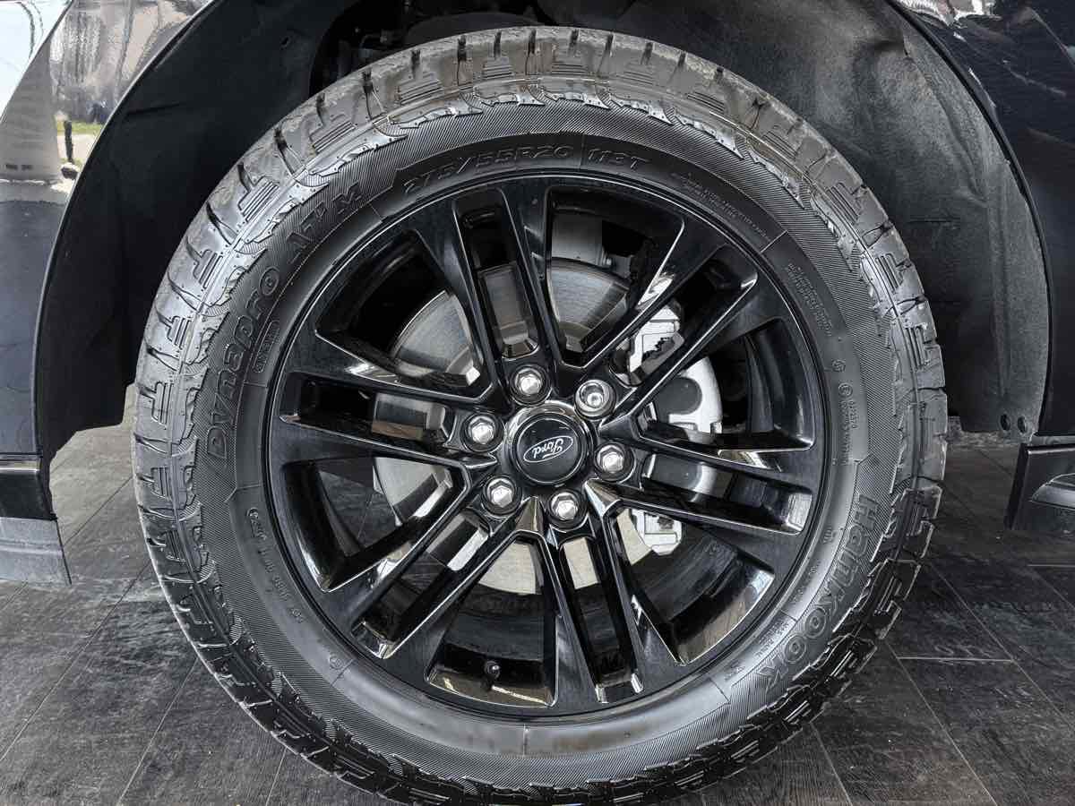 Used 2024 Ford Expedition XLT image 31