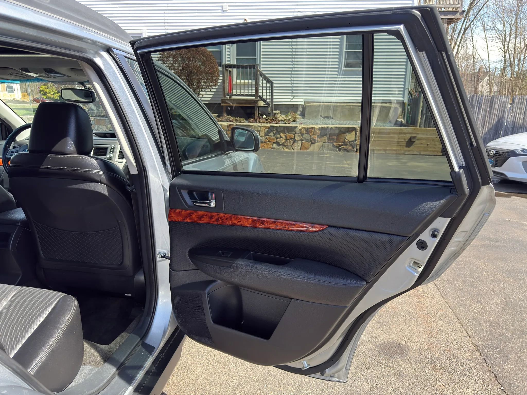 Used 2012 Subaru Outback 3.6R Limited w/ Moonroof Pkg image 17