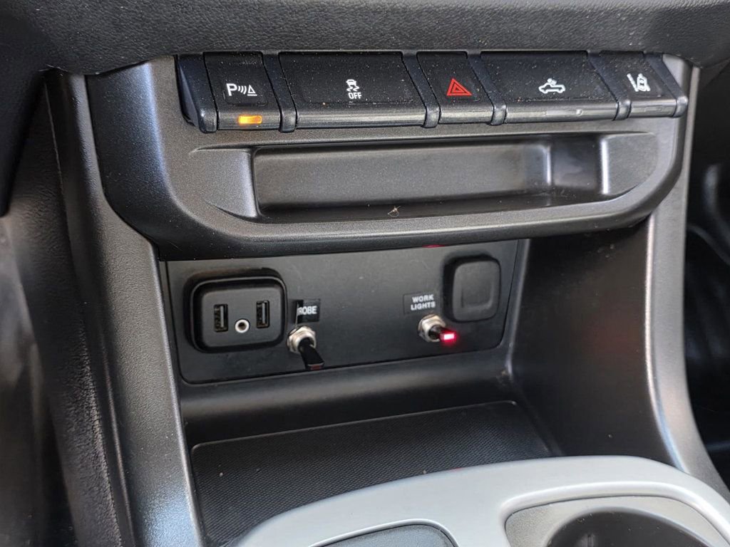 Used 2022 Chevrolet Colorado LT w/ Fleet Safety Package image 16