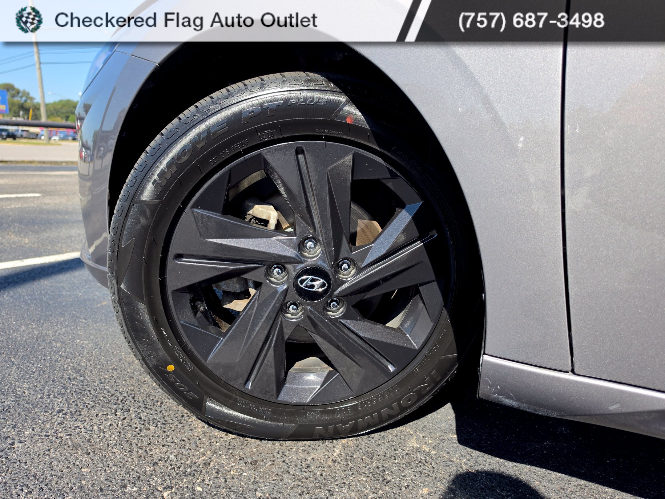 Used 2022 Hyundai Elantra SEL w/ Convenience Package FWD image 9