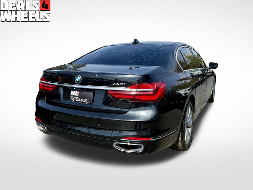 Used 2017 BMW 740i RWD image 9