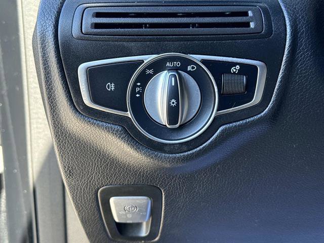 Used 2021 Mercedes-Benz GLC 300 4MATIC image 26