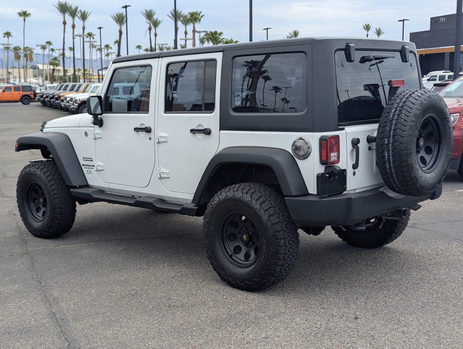 Used 2015 Jeep Wrangler Unlimited Sport w/ Max Tow Package AWD/4WD image 4
