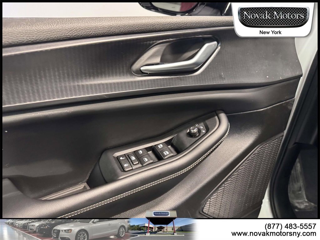 Used 2023 Jeep Grand Cherokee Altitude image 13