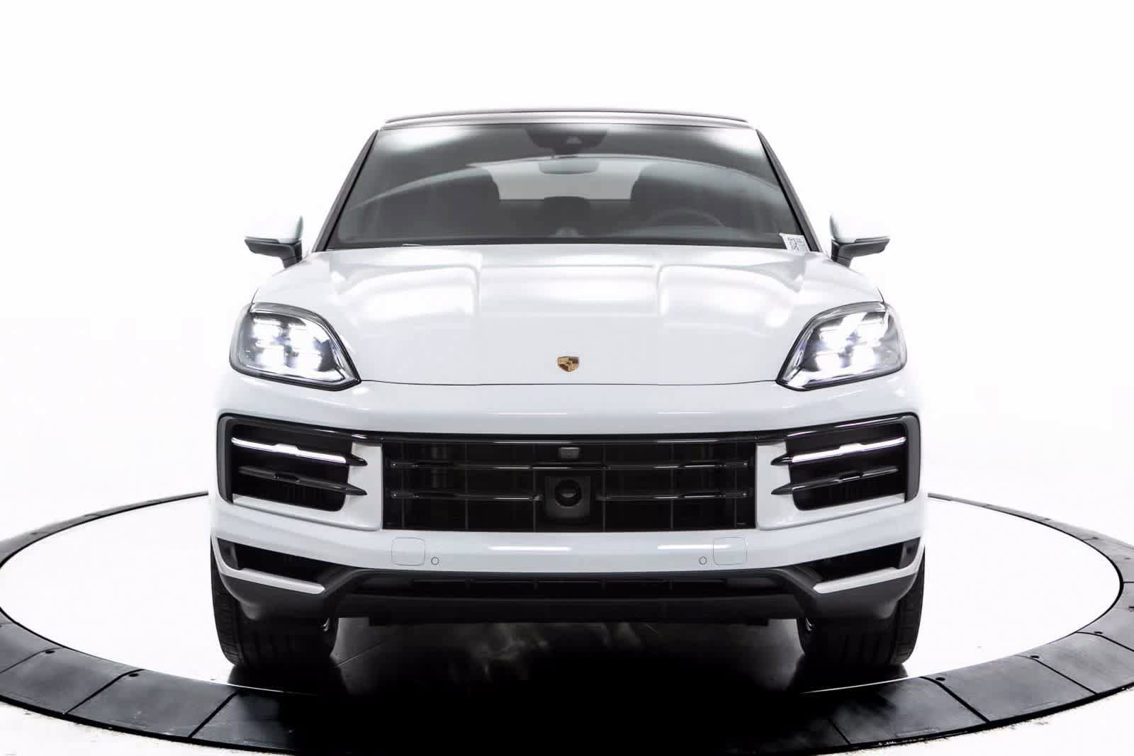 Certified 2025 Porsche Cayenne Coupe image 10