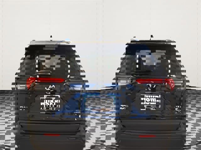 Used 2025 Toyota RAV4 XLE w/ Convenience Package image 11