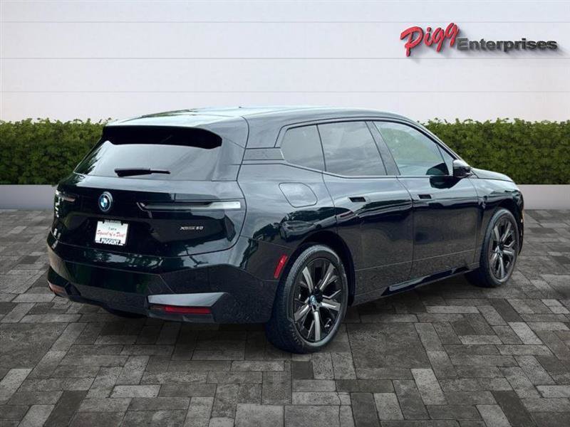 Used 2025 BMW iX xDrive50 AWD/4WD image 8