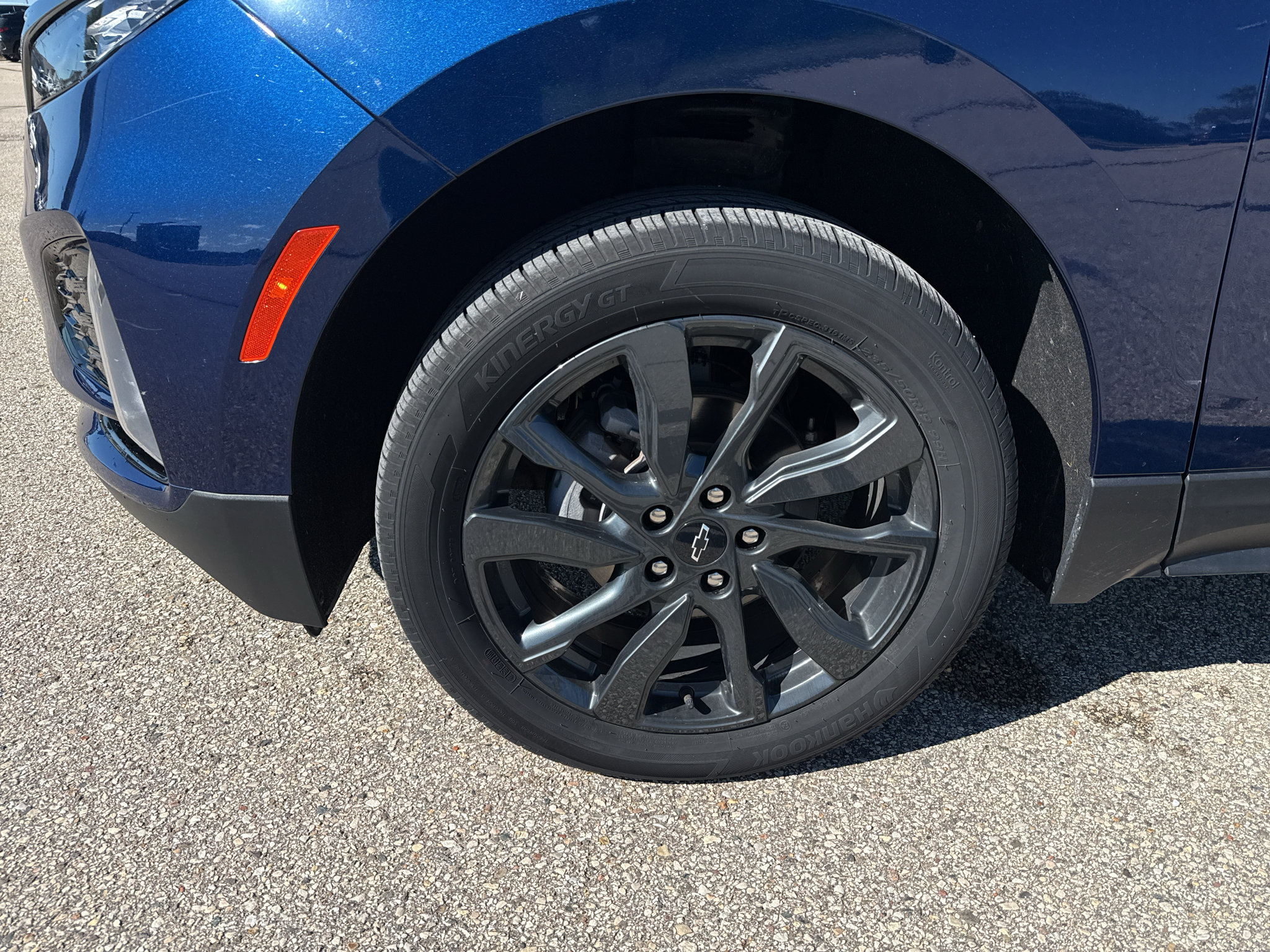 Used 2023 Chevrolet Equinox RS AWD/4WD image 8