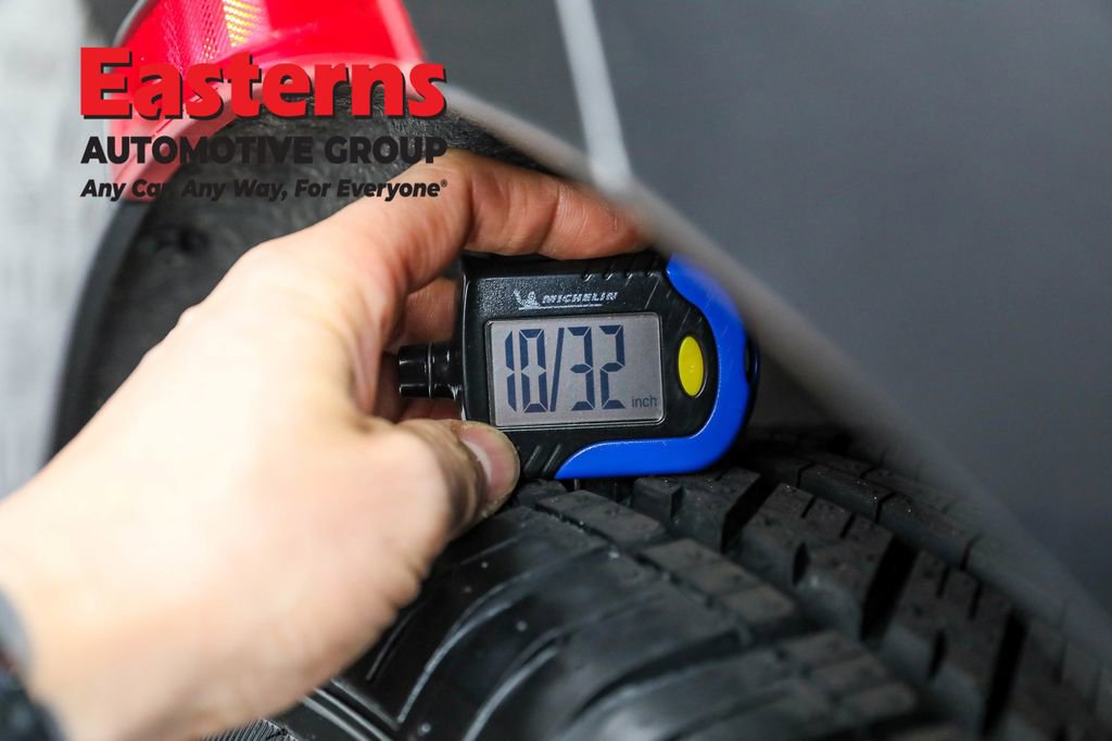 Used 2023 Chrysler Voyager LX image 30