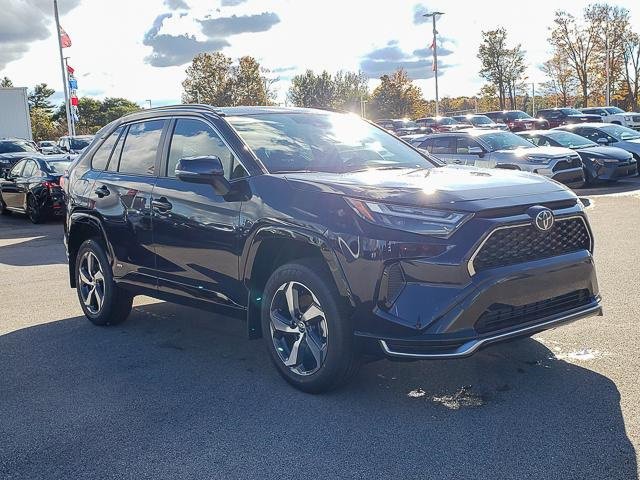 New 2025 Toyota RAV4 SE image 3