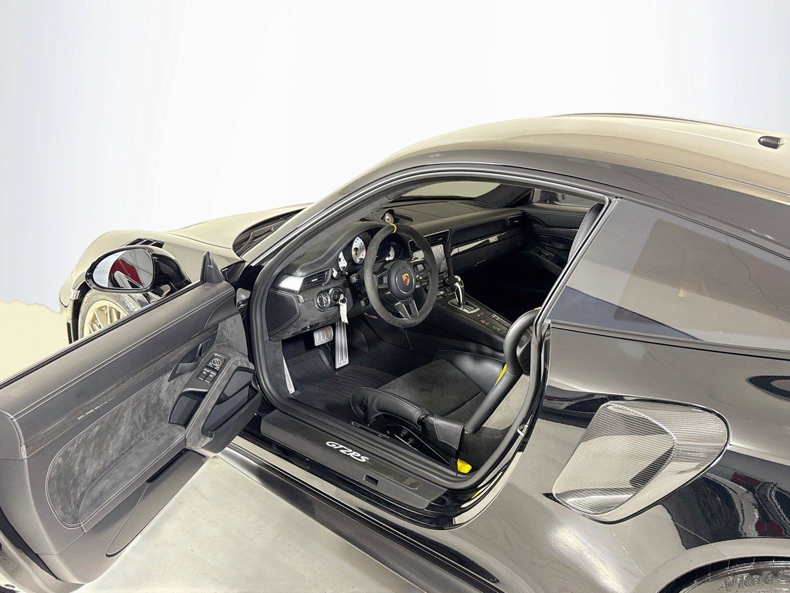 Used 2018 Porsche 911 GT2 RS RWD image 11